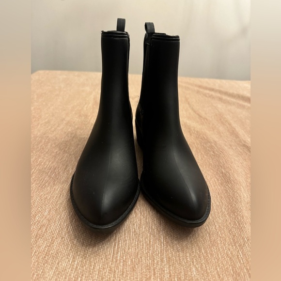 Like new! Jeffrey Campbell Havana Last Rain Boot, sz 7 - Picture 6 of 13